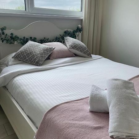 Cozy Flat 15 Mins From City Centre With Parking Apartment Cardiff Exterior foto